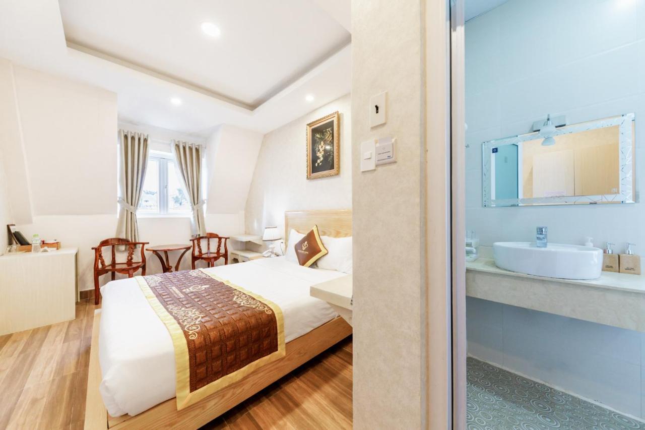 Golden Bee Hotel 3*